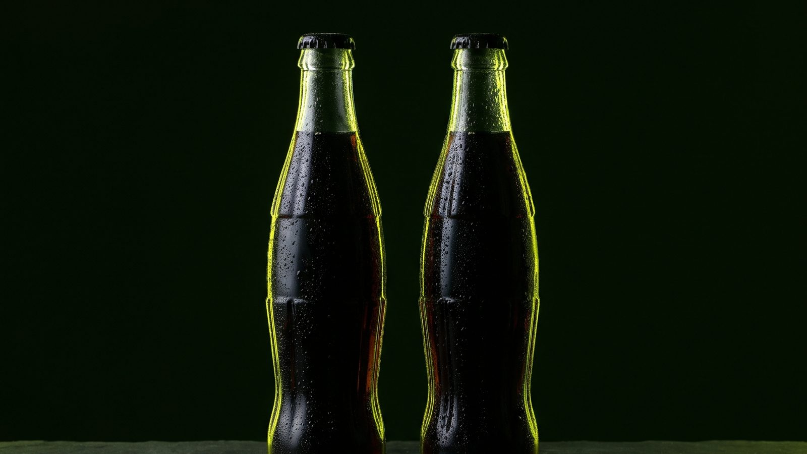 No teste cego, ninguém preferia a Coca. Com o rótulo na frente, ela ganhou.